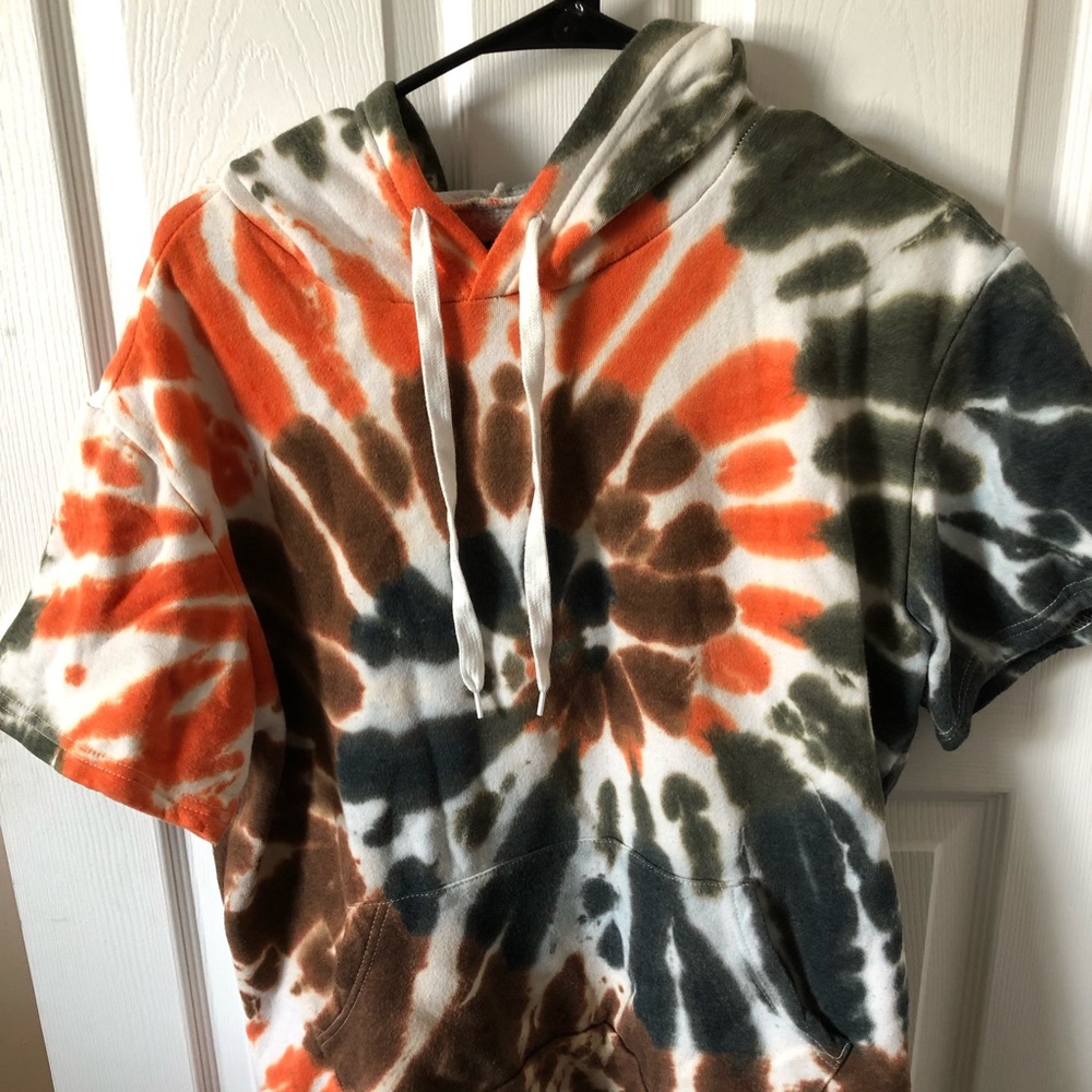 Tie dye short sleeve hoodie